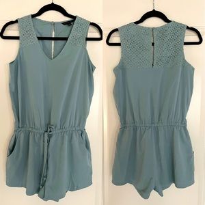 Banana Republic romper size 2 Petite in soft teal